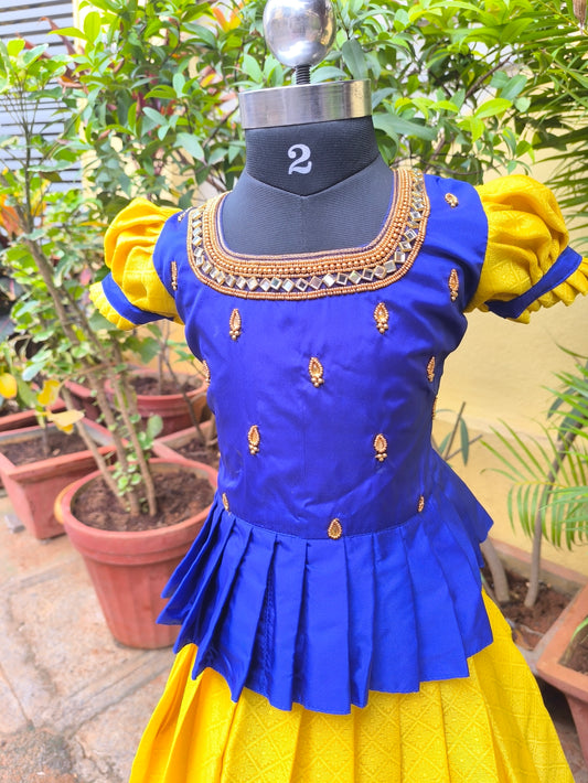 Dandelion - Kora Muslin Pattu Paavadai/Langa Blouse