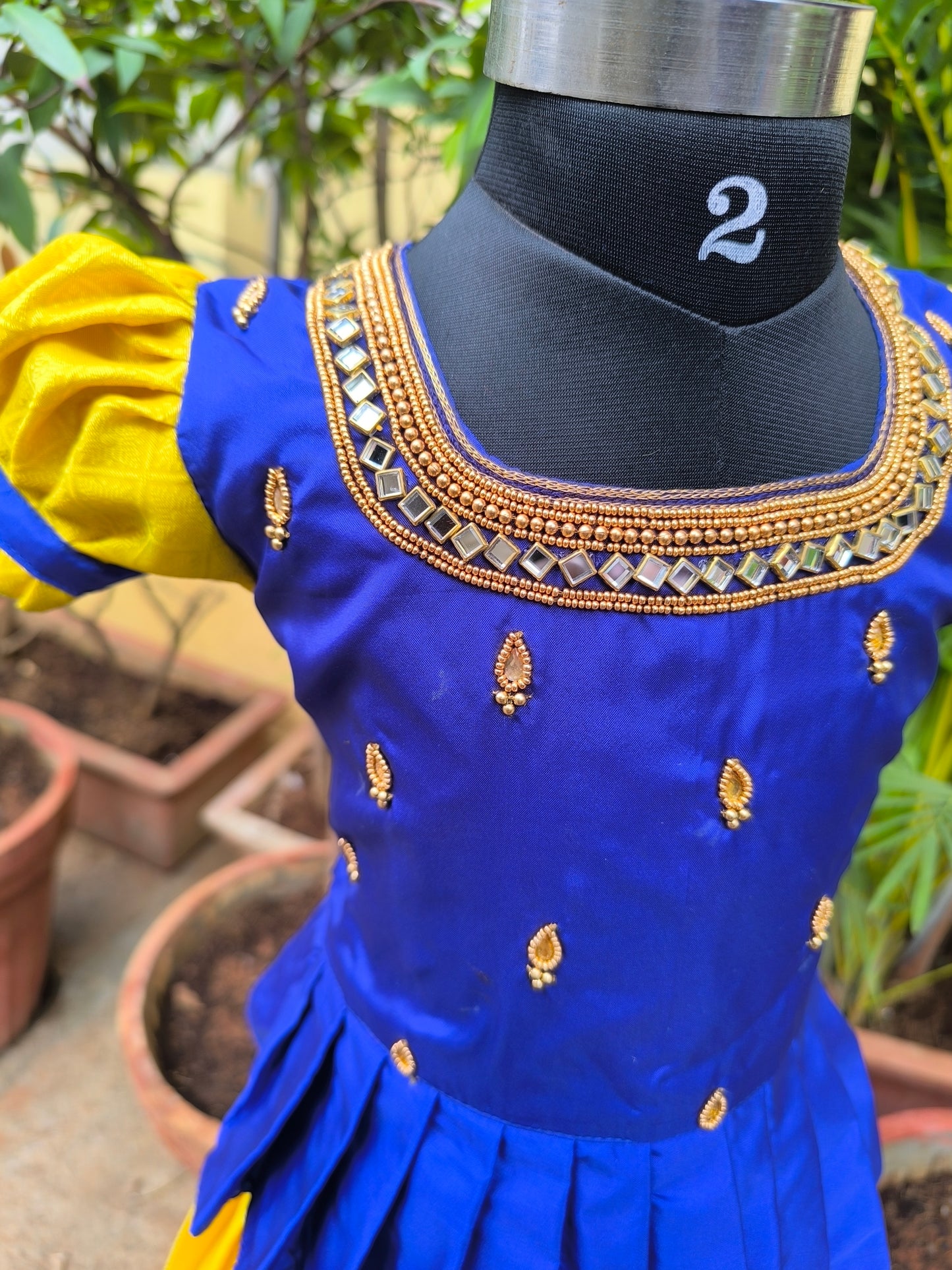 Dandelion - Kora Muslin Pattu Paavadai/Langa Blouse